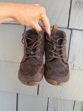 Brown wildling shoes. Kids size 11.